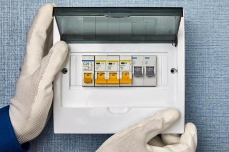 Trouver un &eacute;lectricien &agrave; Colmar, nos conseils pratiques